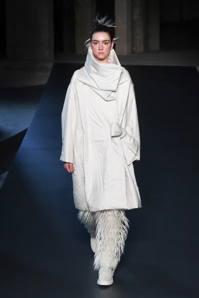 Look 4